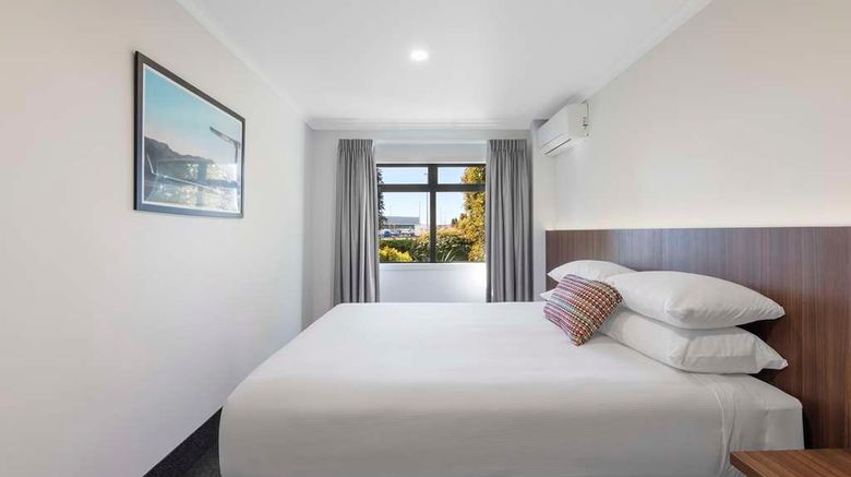 <b>JetPark Hamilton Hotel-Conference Centre Suite</b>. Images powered by <a href="https://iceportal.shijigroup.com/" title="IcePortal" target="_blank">IcePortal</a>.