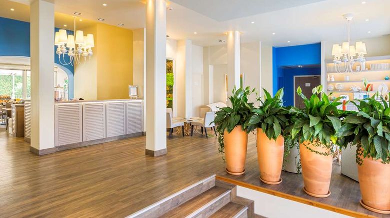 <b>Best Western Hotel Matisse Lobby</b>. Images powered by <a href="https://iceportal.shijigroup.com/" title="IcePortal" target="_blank">IcePortal</a>.