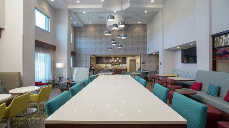 <b>Hampton Inn & Suites Kutztown Lobby</b>. Images powered by <a href="https://iceportal.shijigroup.com/" title="IcePortal" target="_blank">IcePortal</a>.
