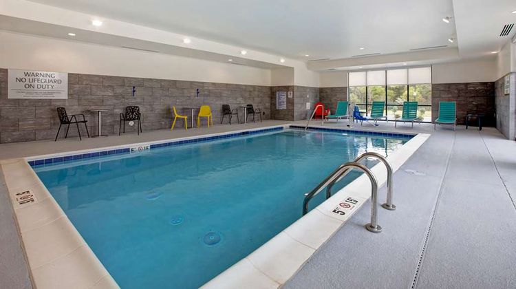 Home2 Suites Charlotte Northlake Pool