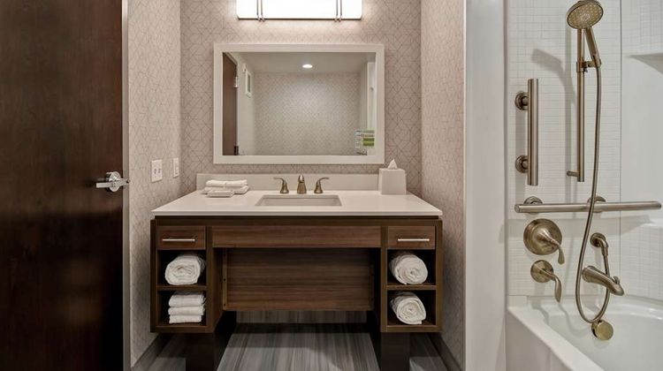 Home2 Suites by Hilton Taylor Detroit Room