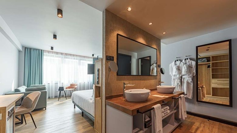 <b>Barcelo Budapest Suite</b>. Images powered by <a href="https://iceportal.shijigroup.com/" title="IcePortal" target="_blank">IcePortal</a>.