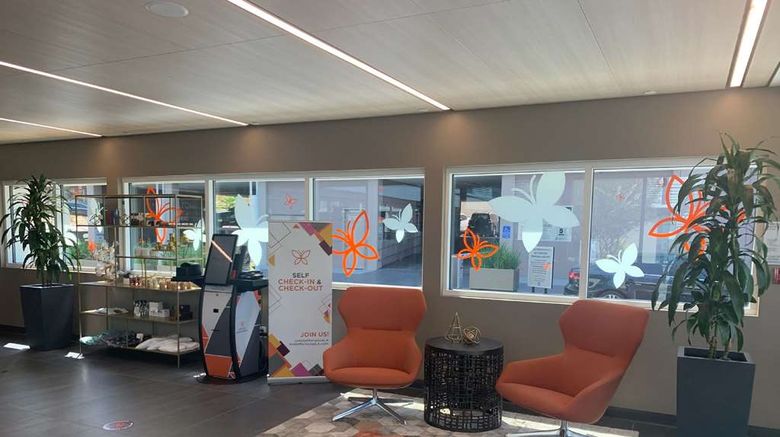 <b>Hotel Mariposa Los Angeles Lobby</b>. Images powered by <a href="https://iceportal.shijigroup.com/" title="IcePortal" target="_blank">IcePortal</a>.