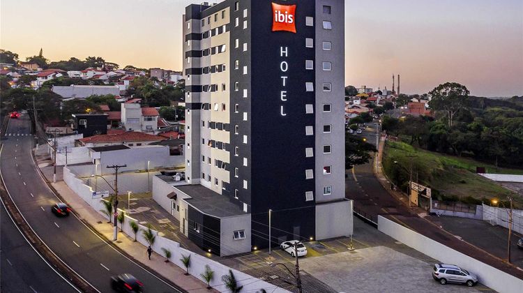Ibis Americana Exterior