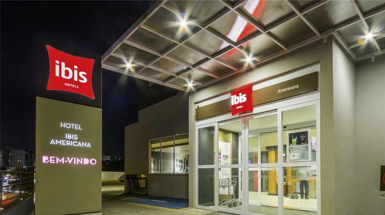 Ibis Americana Exterior