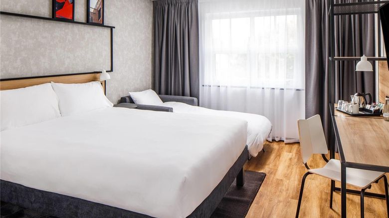 <b>Ibis Wakefield East Castleford Room</b>. Images powered by <a href="https://iceportal.shijigroup.com/" title="IcePortal" target="_blank">IcePortal</a>.