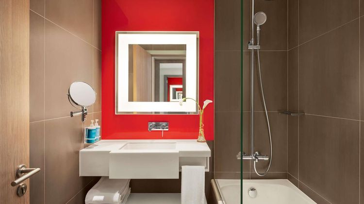 Novotel Bur Dubai Hotel Room