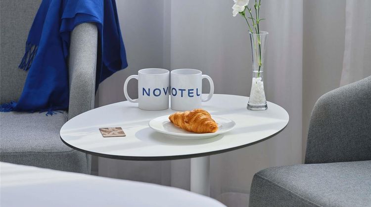 Novotel Bur Dubai Hotel Room