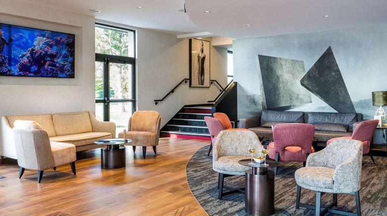 <b>Best Western L'Aquarium Arras Nord Lobby</b>. Images powered by <a href="https://iceportal.shijigroup.com/" title="IcePortal" target="_blank">IcePortal</a>.