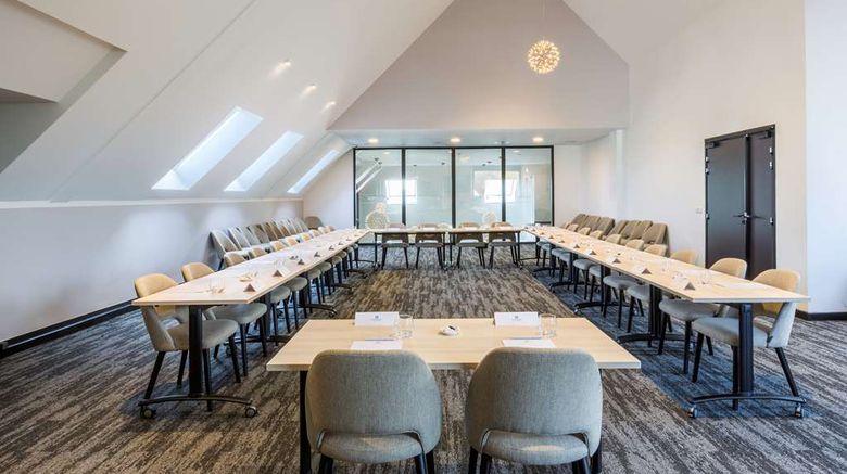 <b>Best Western L'Aquarium Arras Nord Meeting</b>. Images powered by <a href="https://iceportal.shijigroup.com/" title="IcePortal" target="_blank">IcePortal</a>.