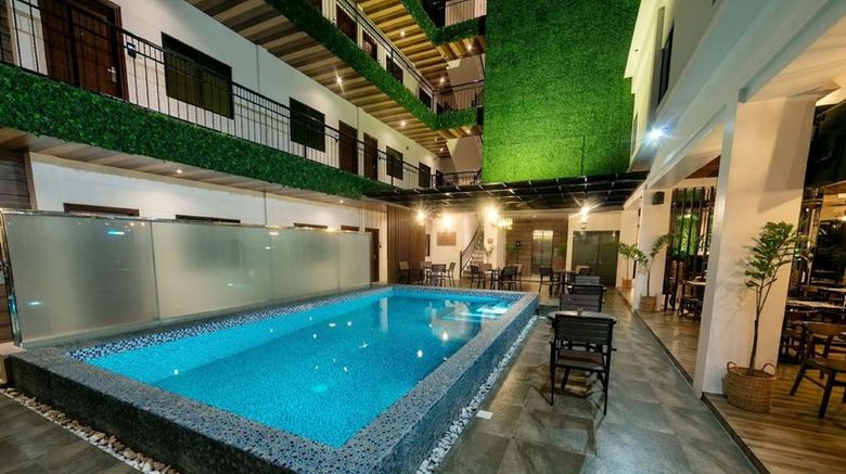 <b>SureStay Plus by BW AC LUXE Angeles City Pool</b>. Images powered by <a href="https://iceportal.shijigroup.com/" title="IcePortal" target="_blank">IcePortal</a>.