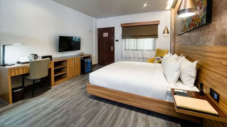 SureStay Plus by BW AC LUXE Angeles City Room