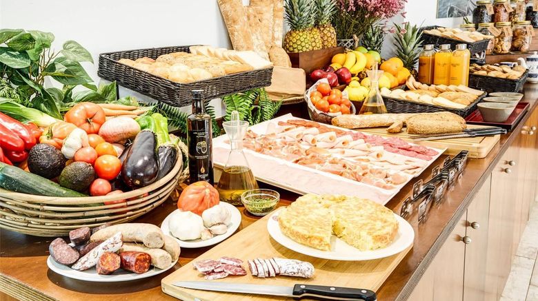 <b>Kalma Sitges Hotel Restaurant</b>. Images powered by <a href="https://iceportal.shijigroup.com/" title="IcePortal" target="_blank">IcePortal</a>.