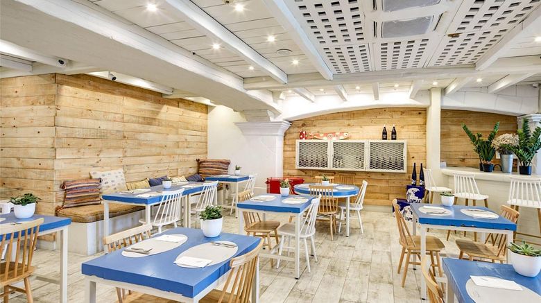 <b>Kalma Sitges Hotel Restaurant</b>. Images powered by <a href="https://iceportal.shijigroup.com/" title="IcePortal" target="_blank">IcePortal</a>.