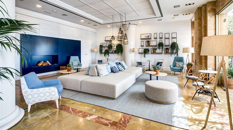 <b>Kalma Sitges Hotel Lobby</b>. Images powered by <a href="https://iceportal.shijigroup.com/" title="IcePortal" target="_blank">IcePortal</a>.
