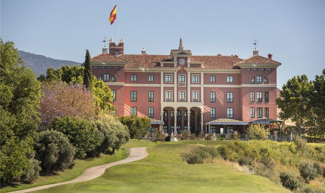 Anantara Villa Padierna Palace Exterior