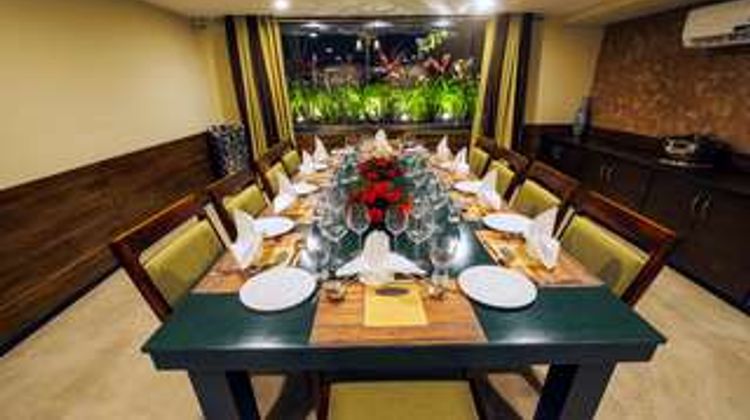 Effotel Hotel by Sayaji Lobby
