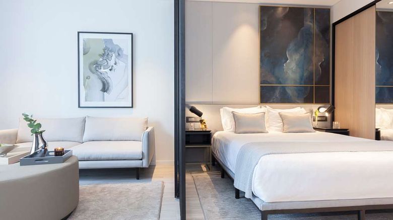 <b>Skye Suites Green Square Room</b>. Images powered by <a href="https://iceportal.shijigroup.com/" title="IcePortal" target="_blank">IcePortal</a>.