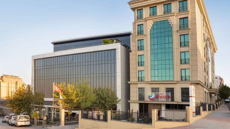 Ramada Encore by Wyndham Basin Express Exterior