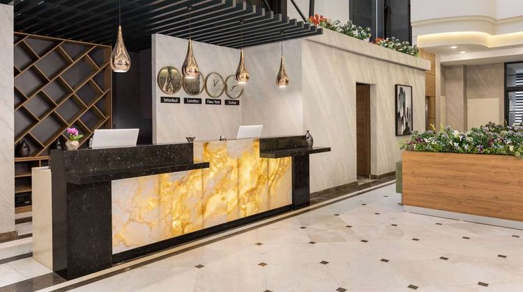 Ramada Encore by Wyndham Basin Express Lobby