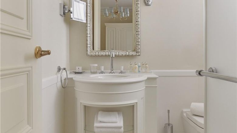 <b>Hotel du Palais Biarritz Room</b>. Images powered by <a href="https://iceportal.shijigroup.com/" title="IcePortal" target="_blank">IcePortal</a>.