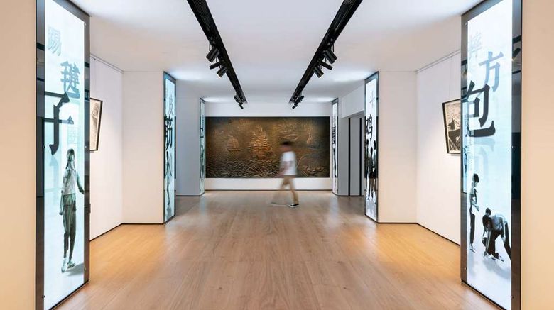 <b>BEI Zhaolong Hotel Lobby</b>. Images powered by <a href="https://iceportal.shijigroup.com/" title="IcePortal" target="_blank">IcePortal</a>.