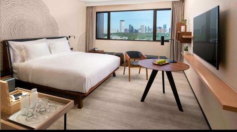 <b>BEI Zhaolong Hotel Room</b>. Images powered by <a href="https://iceportal.shijigroup.com/" title="IcePortal" target="_blank">IcePortal</a>.