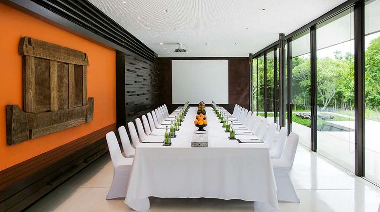 <b>Alila Villas Uluwatu Meeting</b>. Images powered by <a href=https://www.travelagewest.com/Hotels/Uluwatu-Indonesia/