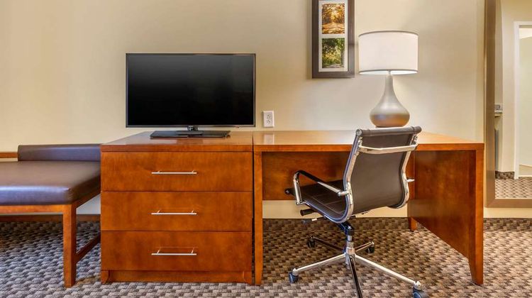 Comfort Inn and Suites Florence Center Area Suite