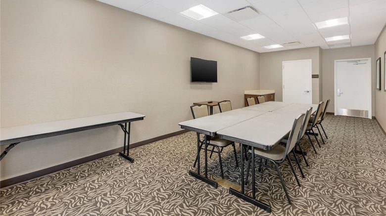 <b>Comfort Inn and Suites Florence Center Area Meeting</b>. Images powered by <a href="https://iceportal.shijigroup.com/" title="IcePortal" target="_blank">IcePortal</a>.