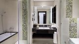 <b>Doubletree by Hilton Doha Al Sadd Room</b>. Images powered by <a href="https://iceportal.shijigroup.com/" title="IcePortal" target="_blank">IcePortal</a>.