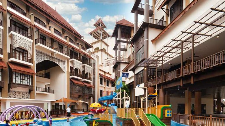 <b>DoubleTree by Hilton Putrajaya Lakeside Pool</b>. Images powered by <a href="https://iceportal.shijigroup.com/" title="IcePortal" target="_blank">IcePortal</a>.