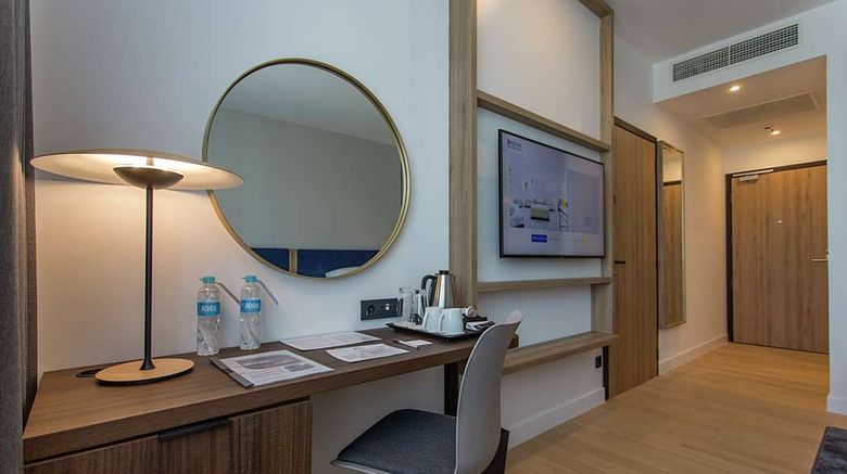 <b>Hilton Garden Inn Zagreb - Radnicka Room</b>. Images powered by <a href="https://iceportal.shijigroup.com/" title="IcePortal" target="_blank">IcePortal</a>.
