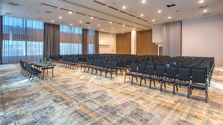 <b>Hilton Garden Inn Zagreb - Radnicka Meeting</b>. Images powered by <a href="https://iceportal.shijigroup.com/" title="IcePortal" target="_blank">IcePortal</a>.