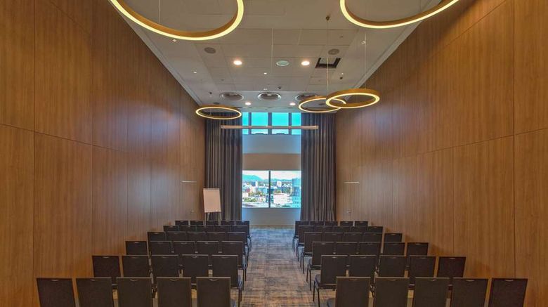 <b>Hilton Garden Inn Zagreb - Radnicka Meeting</b>. Images powered by <a href="https://iceportal.shijigroup.com/" title="IcePortal" target="_blank">IcePortal</a>.