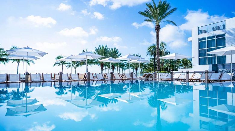 <b>Eden Roc Miami Beach Resort Pool</b>. Images powered by <a href="https://iceportal.shijigroup.com/" title="IcePortal" target="_blank">IcePortal</a>.