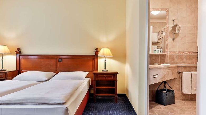 <b>Dorint Marc Aurel Resort Bad Goegging Room</b>. Images powered by <a href="https://iceportal.shijigroup.com/" title="IcePortal" target="_blank">IcePortal</a>.