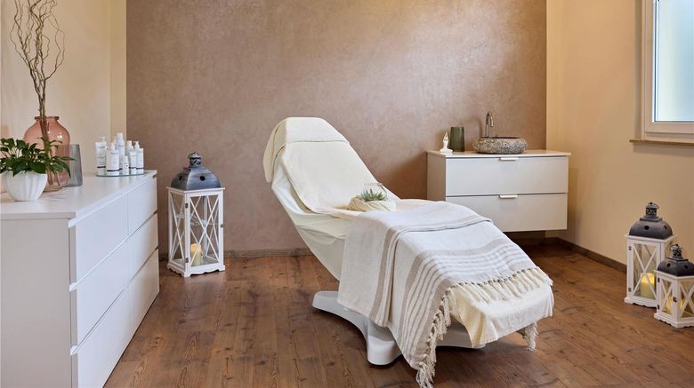 <b>Dorint Marc Aurel Resort Bad Goegging Spa</b>. Images powered by <a href="https://iceportal.shijigroup.com/" title="IcePortal" target="_blank">IcePortal</a>.