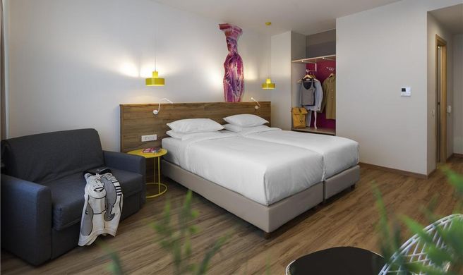Ibis Styles Athens Routes Room