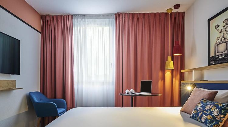 Ibis Styles Gennevilliers Room