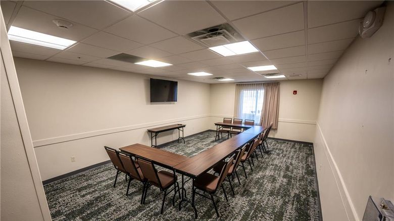 <b>MainStay Suites at Discovery Park of America Meeting</b>. Images powered by <a href="https://iceportal.shijigroup.com/" title="IcePortal" target="_blank">IcePortal</a>.