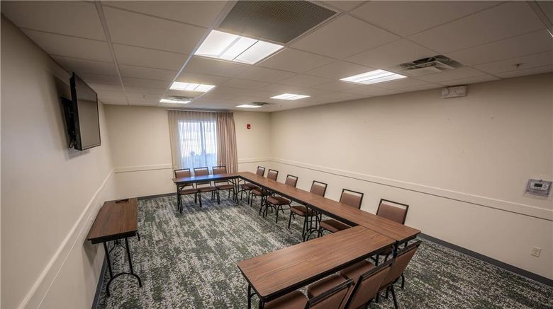 <b>MainStay Suites at Discovery Park of America Meeting</b>. Images powered by <a href="https://iceportal.shijigroup.com/" title="IcePortal" target="_blank">IcePortal</a>.