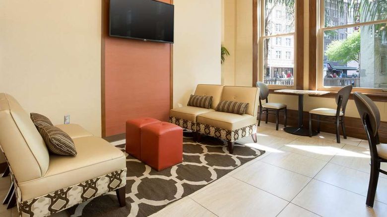 <b>Drury Inn & Suites San Antonio Riverwalk Lobby</b>. Images powered by <a href="https://iceportal.shijigroup.com/" title="IcePortal" target="_blank">IcePortal</a>.