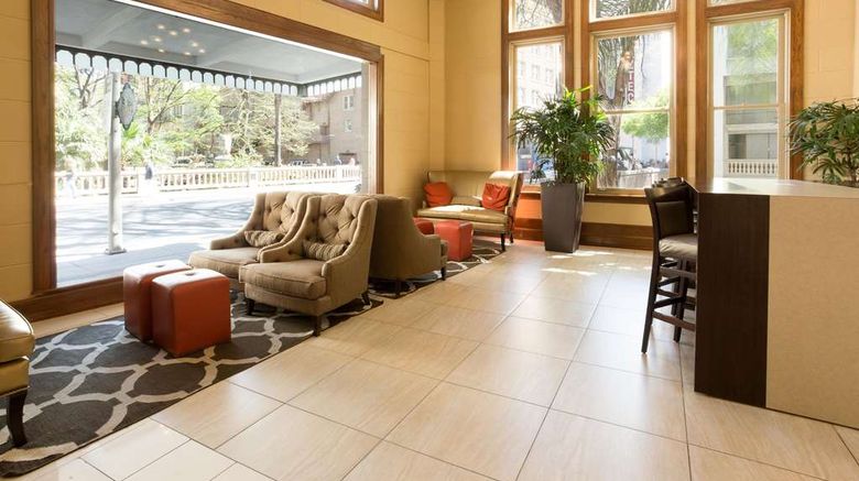 <b>Drury Inn & Suites San Antonio Riverwalk Lobby</b>. Images powered by <a href="https://iceportal.shijigroup.com/" title="IcePortal" target="_blank">IcePortal</a>.