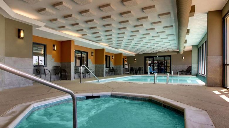 <b>Drury Inn & Suites Greensboro Pool</b>. Images powered by <a href="https://iceportal.shijigroup.com/" title="IcePortal" target="_blank">IcePortal</a>.