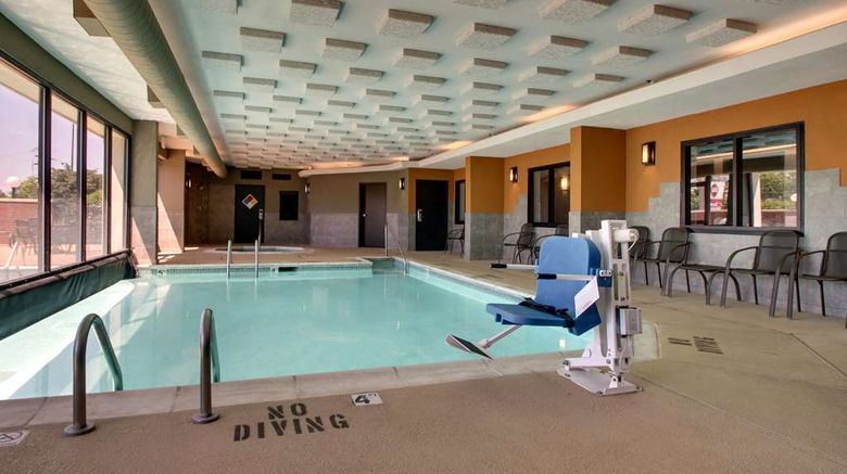<b>Drury Inn & Suites Greensboro Pool</b>. Images powered by <a href="https://iceportal.shijigroup.com/" title="IcePortal" target="_blank">IcePortal</a>.
