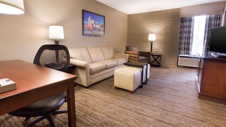 <b>Drury Inn & Suites Greensboro Room</b>. Images powered by <a href="https://iceportal.shijigroup.com/" title="IcePortal" target="_blank">IcePortal</a>.
