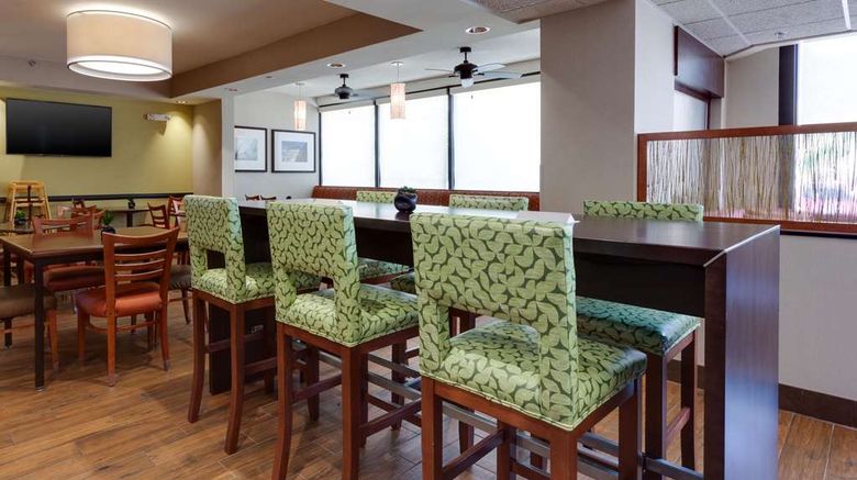 <b>Drury Inn & Suites Denver Tech Center Restaurant</b>. Images powered by <a href="https://iceportal.shijigroup.com/" title="IcePortal" target="_blank">IcePortal</a>.