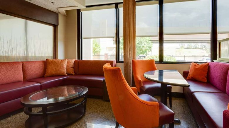 <b>Drury Inn & Suites Denver Tech Center Lobby</b>. Images powered by <a href="https://iceportal.shijigroup.com/" title="IcePortal" target="_blank">IcePortal</a>.