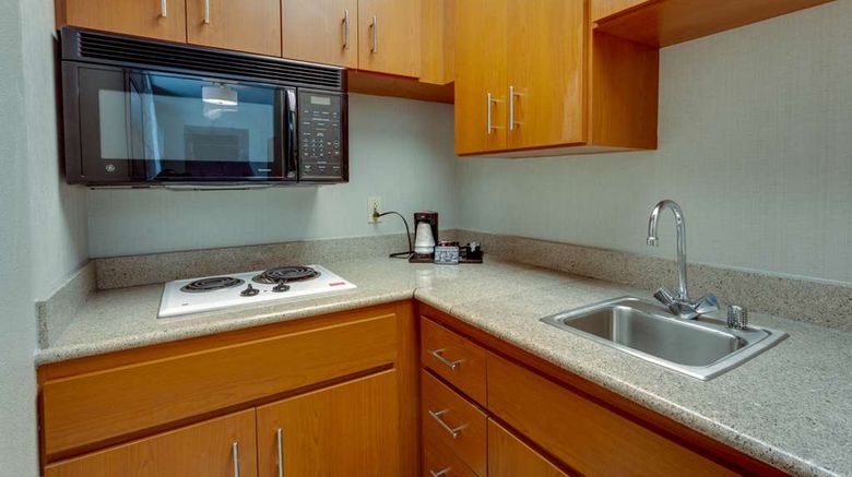 <b>Drury Inn & Suites Hayti Caruthersville Room</b>. Images powered by <a href="https://iceportal.shijigroup.com/" title="IcePortal" target="_blank">IcePortal</a>.